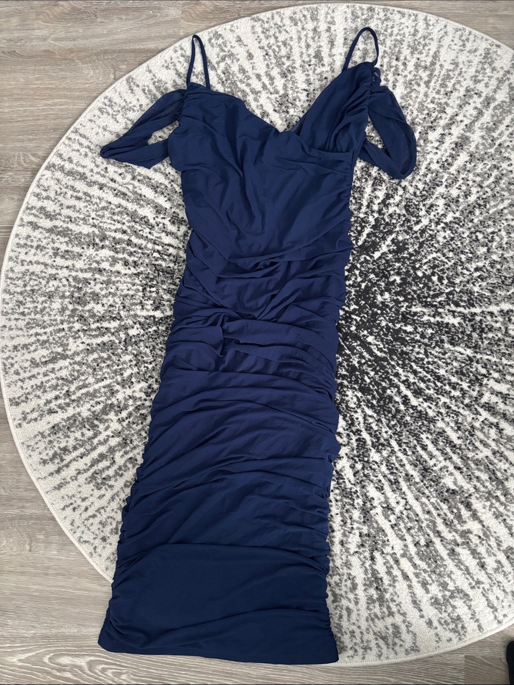 Navy Blue Cold-Shoulder Ruched Midi Dress, Sz 1XL - Picture 4 of 4